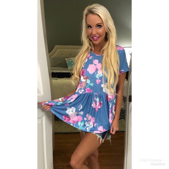 🌸LAST 1! Beautiful Blue Floral Swing Top! - Picture 3 of 7